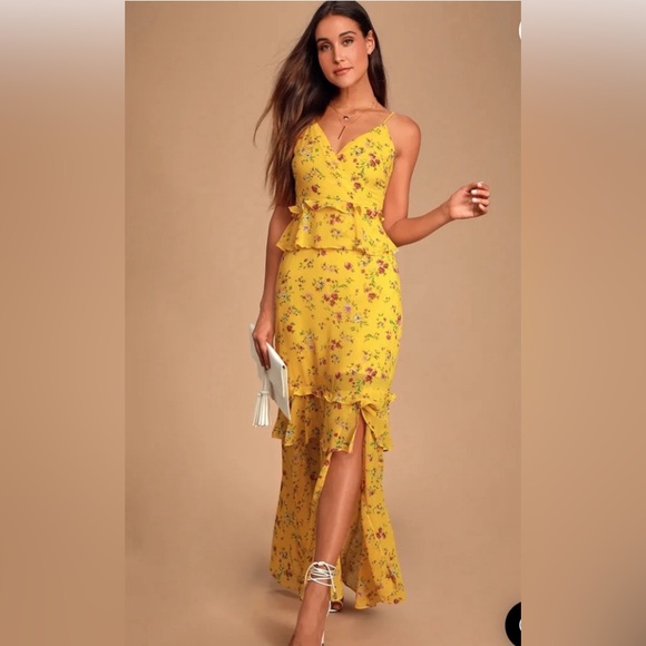 Lulus Dresses & Skirts - Lulu's Sunny Floral Maxi Dress